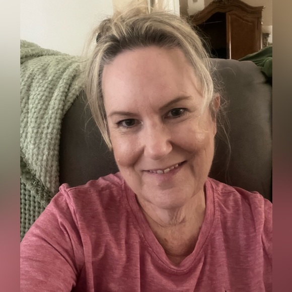 Meet your Posher, Gretchen - Picture 3 of 3